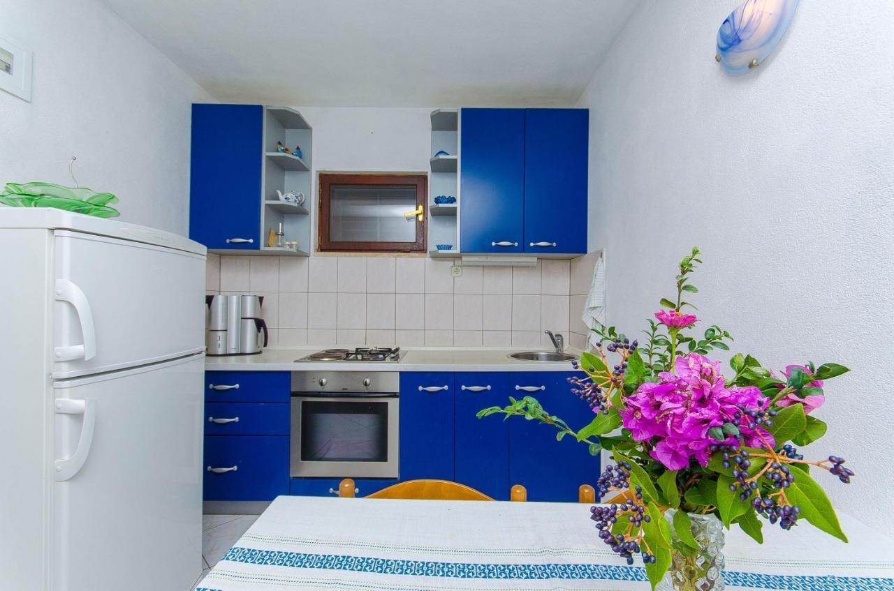 Apartments By The Sea Pisak, Omis - 2802 Exterior photo