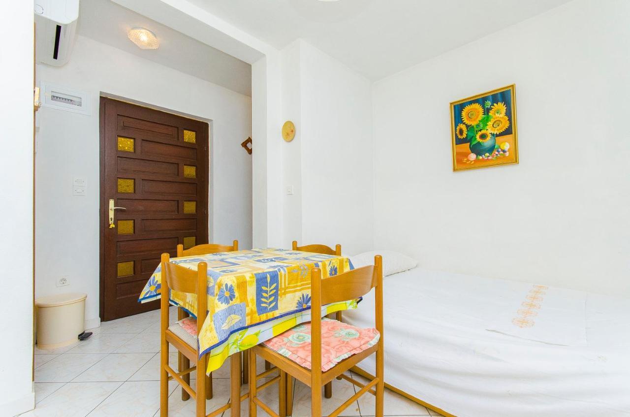 Apartments By The Sea Pisak, Omis - 2802 Exterior photo