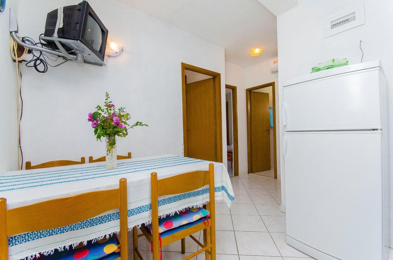 Apartments By The Sea Pisak, Omis - 2802 Exterior photo